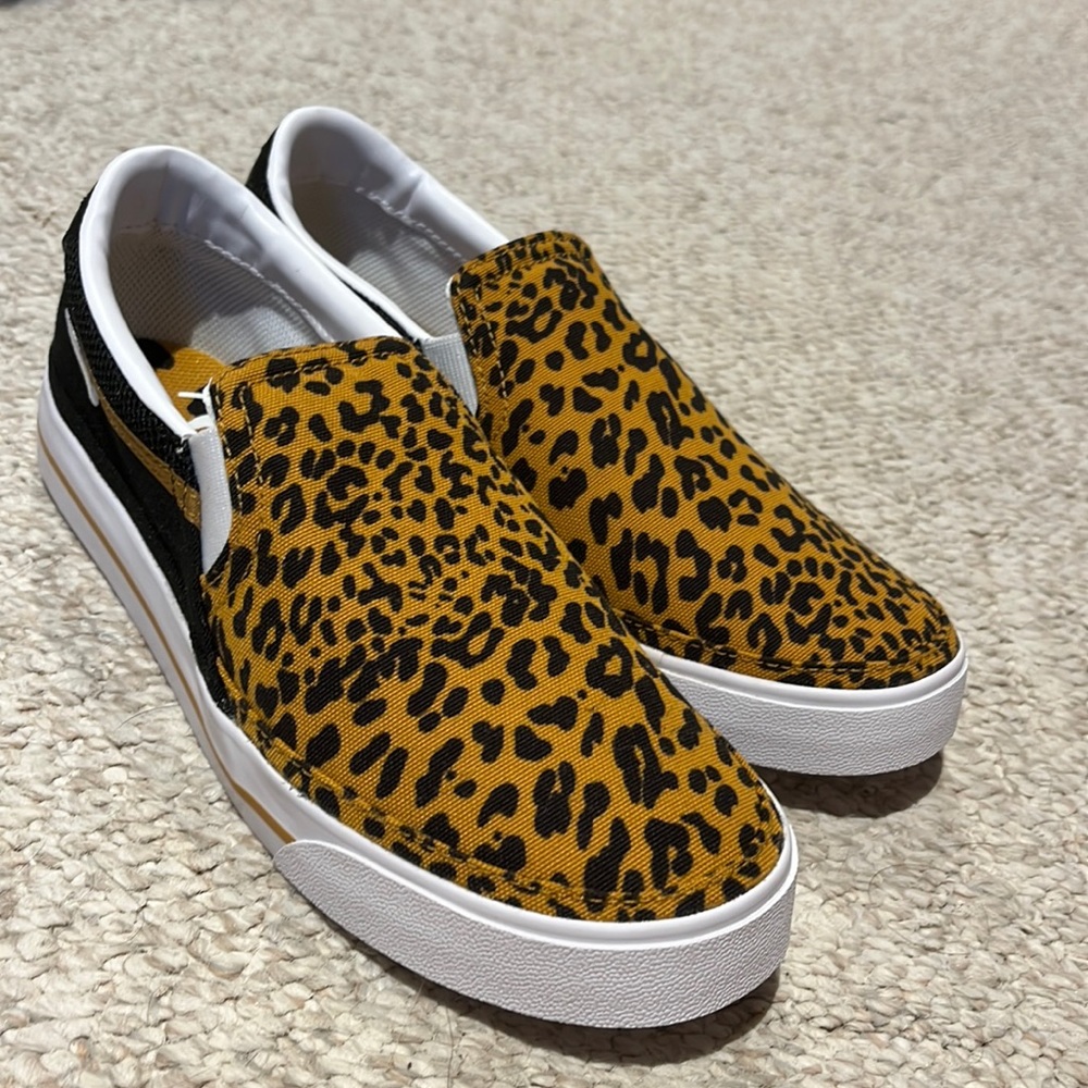 Nike cheetah slip on sneakers